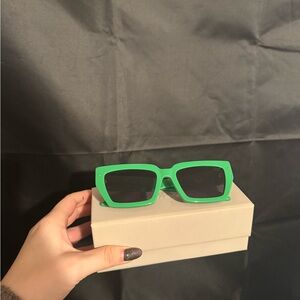 DEZI Green Square Sunglasses